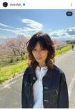「元「E-girls」藤井萩花、へそピ＆タトゥーちらり...愛用レザージャケット紹介しながら　「カッコよすぎ」」の画像1
