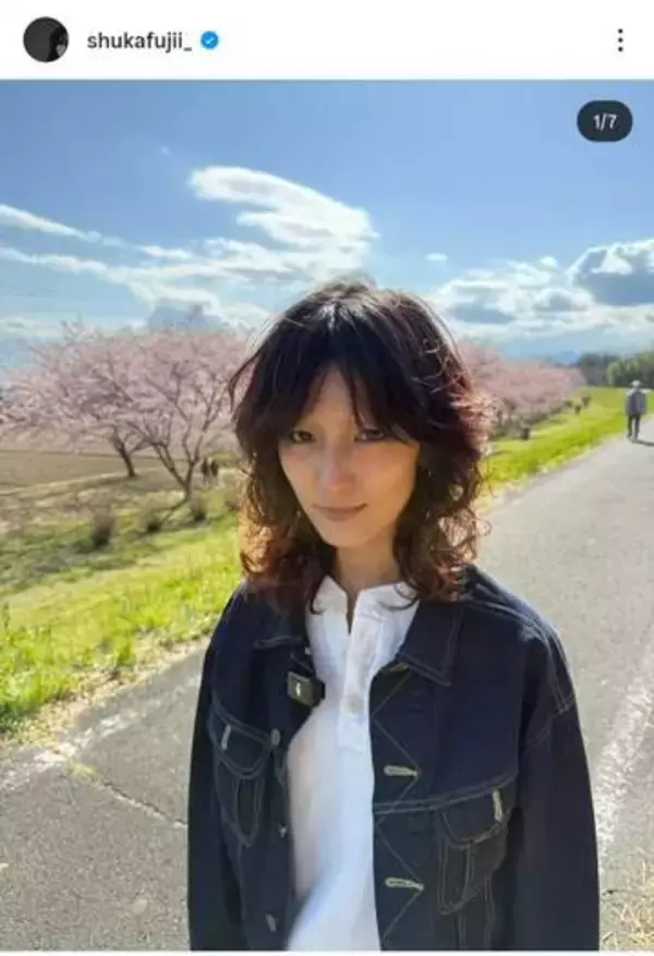 元「E-girls」藤井萩花、へそピ＆タトゥーちらり...愛用レザージャケット紹介しながら　「カッコよすぎ」