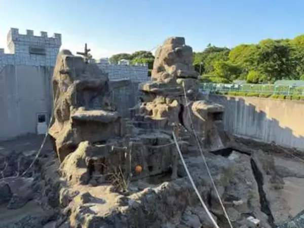 子猿のパンチで人気の市川市動植物園「サル山に侵入者」　謎の着ぐるみ男、 その正体は？