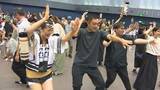 「観光客も「踊る阿呆」に　アスティおどりひろば【徳島】」の画像1