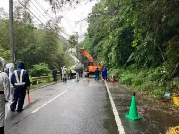美馬市穴吹で土砂崩れ　国道492号通行止め（25日9：00）【徳島】