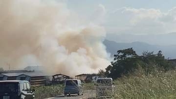 【速報】石井町の養鶏場で火災　消火活動中【徳島】