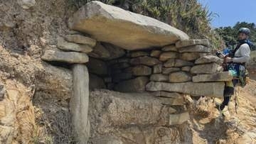 阿南市沖の無人島に「謎の古墳」　命がけの調査に同行【徳島】