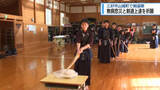「竹刀で鏡開き！山城中で「剣道祭」　無病息災や剣道の上達祈願【徳島】」の画像1
