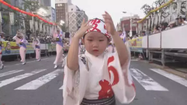 プレーバック2025「阿波踊り」　人気キャラも踊る阿呆に【徳島】