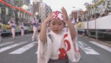 プレーバック2025「阿波踊り」　人気キャラも踊る阿呆に【徳島】