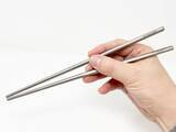「[本日の一品]軽くて丈夫でカッコいい！　チタン製のお箸」の画像1