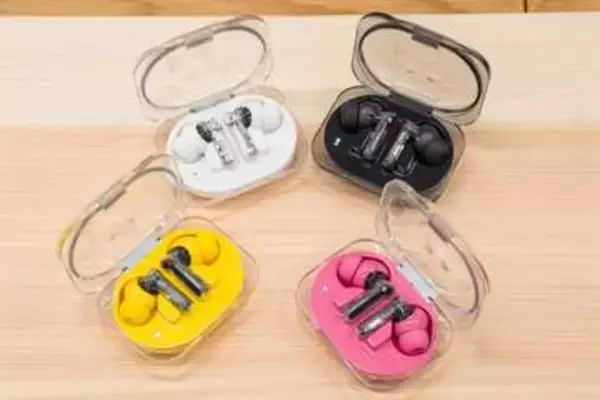 Nothing、新型イヤホン「Ear (3a)」を発売　AI録音・文字起こし対応で新色ピンクも登場