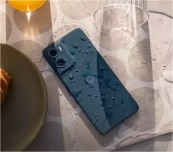 モトローラから2.7万円スマホ「moto g06」、19日発売