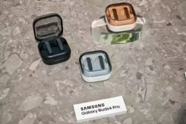 「Samsung Galaxy Buds4／4 Pro」登場、新デザインでフィット感アップ　ヘッドジェスチャー機能も