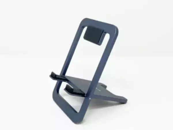 [本日の一品]スマホからタブレット、ゲーム機まで対応するカード型折りたたみ式携帯スタンド