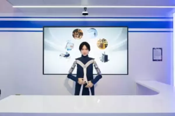 幅広い接客業務をフィジカルAIに、KDDIとAVITAがヒューマノイド開発で提携