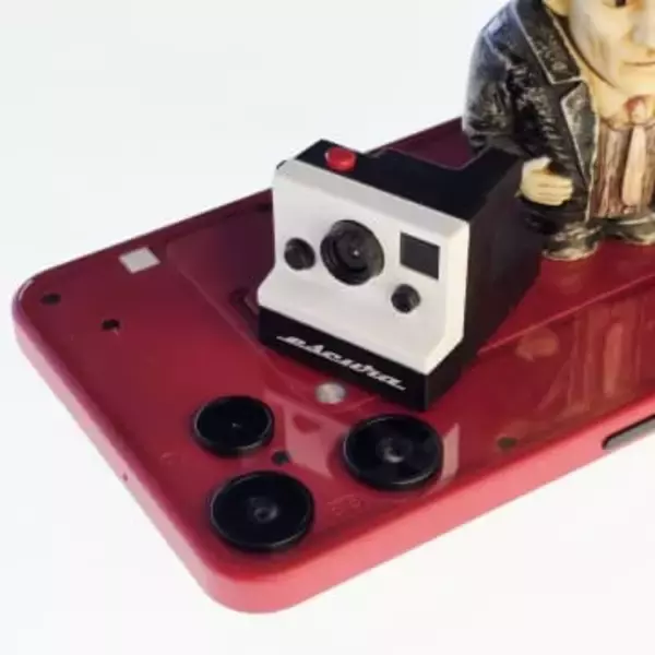 [本日の一品]エモさの正体は不自由の先にあるのか？　「ESCURA Retro1」で探るデジタルミニカメラの深淵