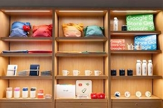 [みんなのケータイ]Google Store 表参道のショッパーの"底"がおもしろい