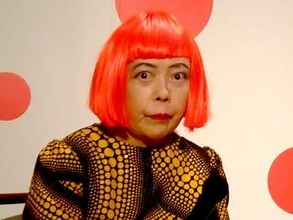 草間彌生氏が逝去、2009年にauの携帯電話「私の犬のリンリン」など