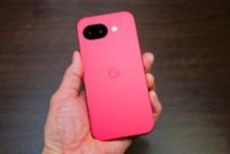 [みんなのケータイ]新しいGoogle Pixel 10a、一般のQi充電器が（それなりに）使える