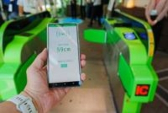 Suicaが「タッチ不要」のウォークスルーへ、JR東日本がUWB活用の次世代改札機を公開