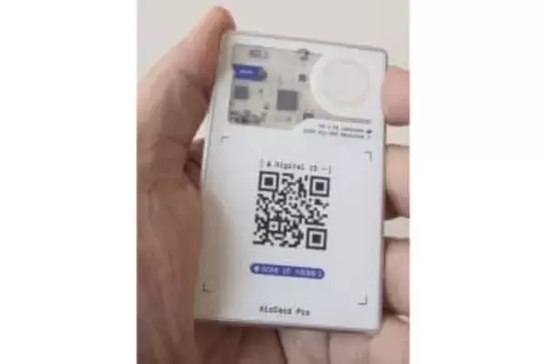 [本日の一品]ガジェット感溢れるスマートトラッカー「AirCard Pro」を手に入れた