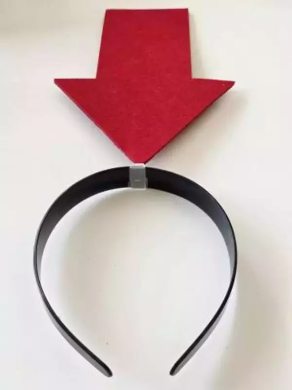 [本日の一品]アナログな視覚効果で存在感をブーストする「リアル・アテンション・カチューシャ」