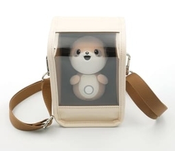 シャープ、「ポケとも」用の「お出かけバッグ」発売　500個限定