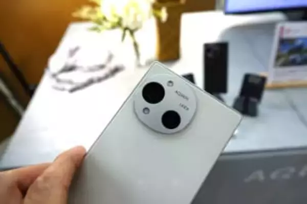 楽天モバイルで「AQUOS R10」発売