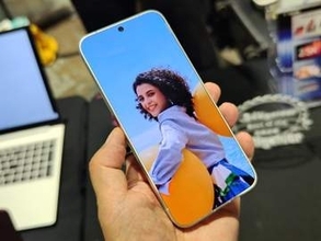 [みんなのケータイ]ベゼルをゼロにしたTECNOのコンセプトスマホを見てきた