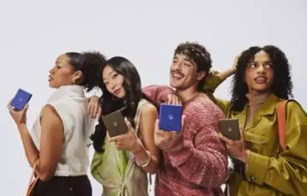 モトローラ、米国向けに「razr 70 ultra」など縦折りスマホ3機種発表　5000万画素LOFICセンサー搭載