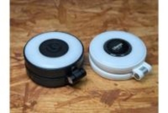 [みんなのケータイ]ミラー＆スタンド合体のMagSafeライト「LM23」が取材の強い味方に