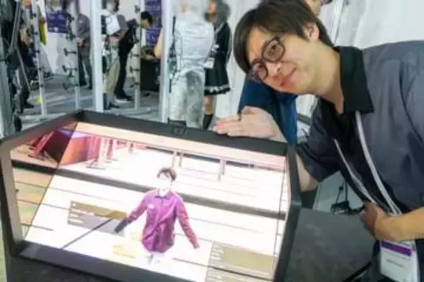 KDDIとKDDIテクノロジー、ゲームショウで“自身の3Dデータ”を生成できる体験展示