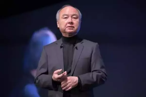 ソフトバンクG孫会長「GDPの20％がAI関連に」、SoftBank Worldで15年後のAIビジョンを語る