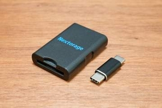 [本日の一品]スマホにも便利な3cmケーブル？　付きデュアルスロットSDカードリーダー