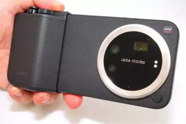 [みんなのケータイ]仕事用カメラとしてフル活用する「Xiaomi 17 Ultra」