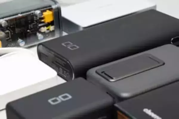 [みんなのケータイ]モバイルバッテリーを家での充電に活用、寿命を延ばす