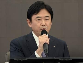 KDDI松田社長、「スマホを軸にAIデバイス増やしたい」