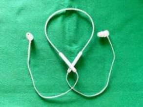 [本日の一品]iPhoneとの親和性が抜群なネックバンド型ワイヤレスイヤホン