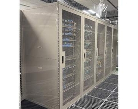 KDDI、「クラスター型ルーター」導入 バックボーンでコスト約50％削減