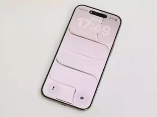 [みんなのケータイ]「iPhone Air」のカメラ1つだけ問題を解消するため、懐かしのアイテムを使ってみた