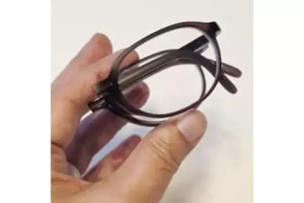 [本日の一品]通りがかりに折りたたみ眼鏡の「JINS Half」を買ってしまった