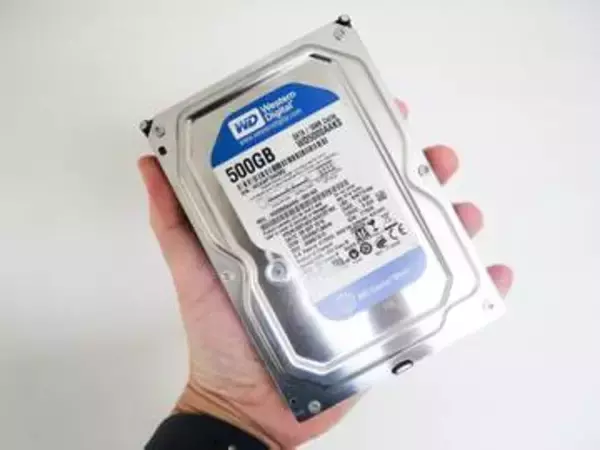 「[みんなのケータイ]不要になったハードディスク、スマートフォンでデータを安全に消去できるのか」の画像