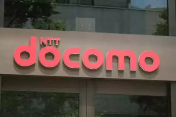 総額1億円分を山分け。ドコモが「dカード」分割・2回払いで還元キャンペーン