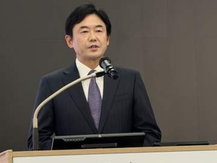 KDDI松田社長、ahamoの40GBキャンペーンに「品質などを含めて十分対抗できる」