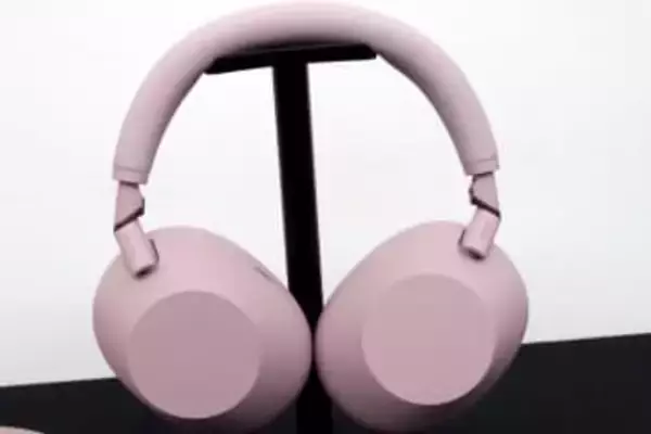 ソニー、ワイヤレスヘッドホン「WH-1000XM6」に新色サンドピンク