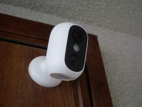 [本日の一品]バッテリーとマグネットで設置場所を選ばないネットワークカメラ「eufyCam C35」