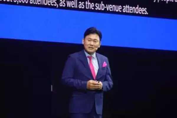 楽天が目指すAIの姿、人間味を持たせる意味合いとは 「Rakuten AI Optimism」三木谷氏の基調講演