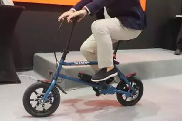 シャープ、軽量ミニベロe-bikeを欧州で披露