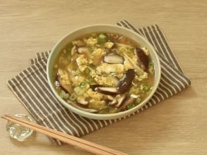 ふんわり卵の「酸辣湯」すっぱ辛くて温まる