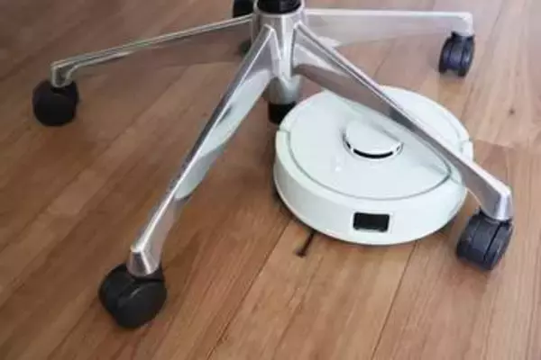 【家電レビュー】4万円台のルンバ ミニはホントに役立つ?　一人暮らしで使ってよかったこと