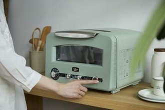 ごはんも炊けるアラジントースターが進化　ピザはこんがり