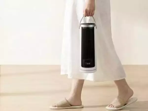 脱衣所でも使いやすい小型タワーファン