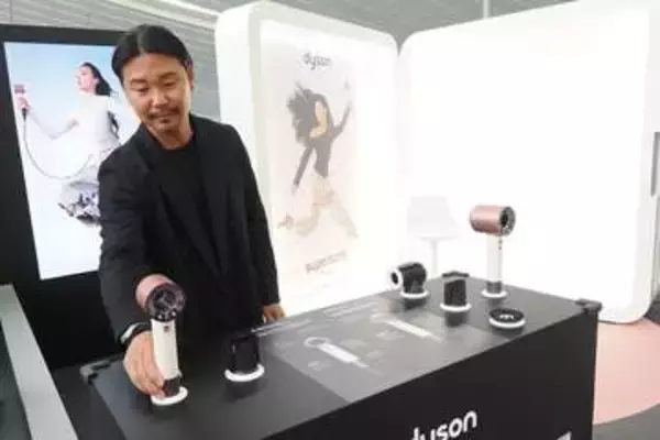 ダイソンの小さく軽い新ドライヤー、羽田空港で試せるGW限定イベント